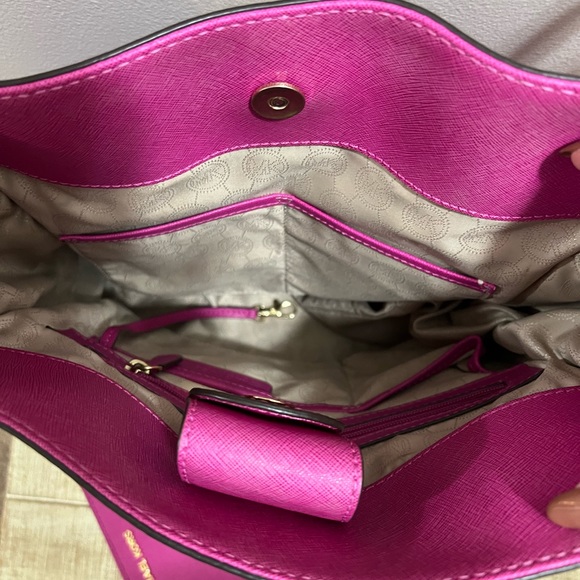 Large Hamilton Fuschia MK Bag and wallet - Picture 4 of 5